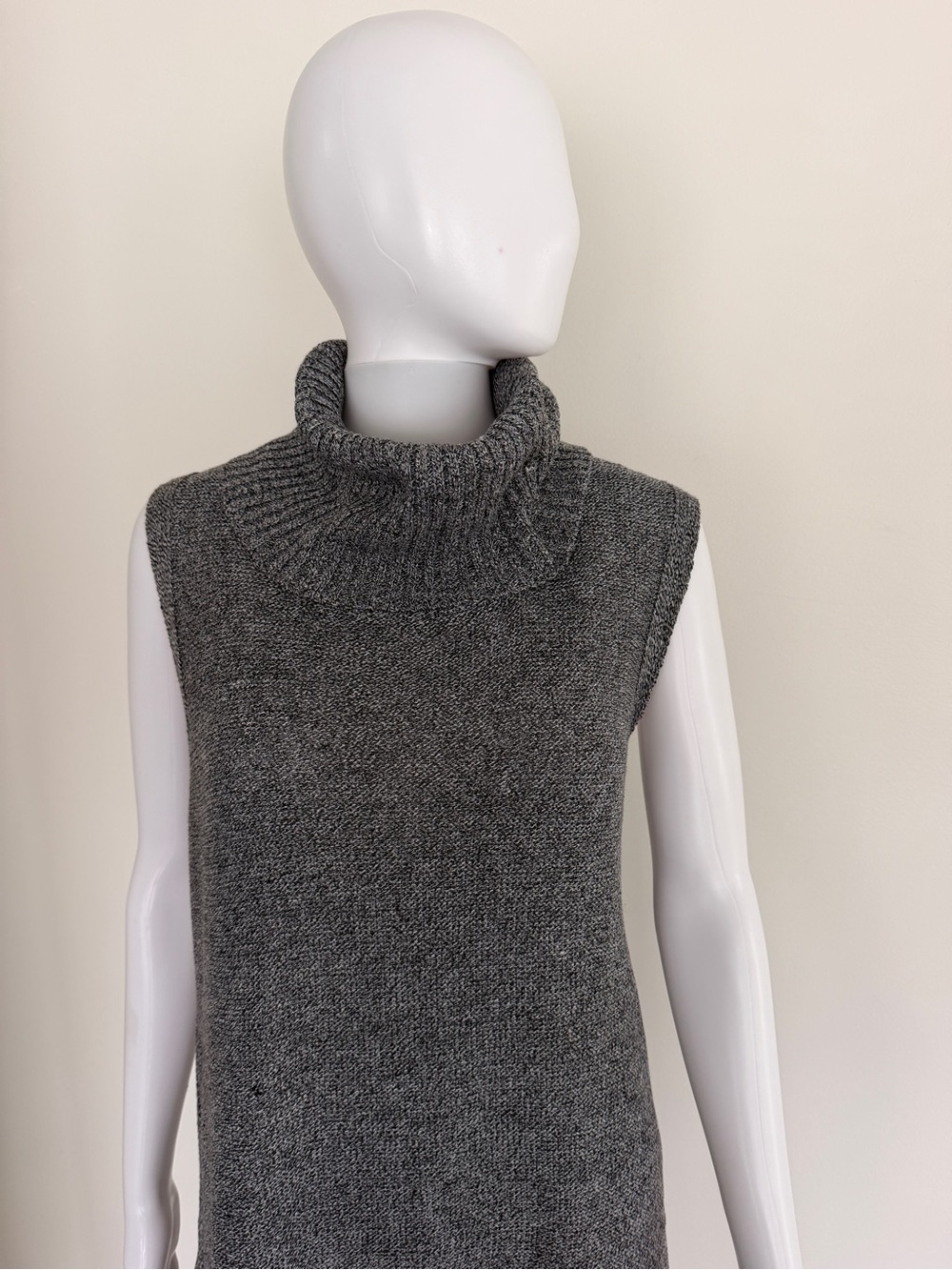 Olivers Gray Sleeveless Ribbed Turtleneck Sweater